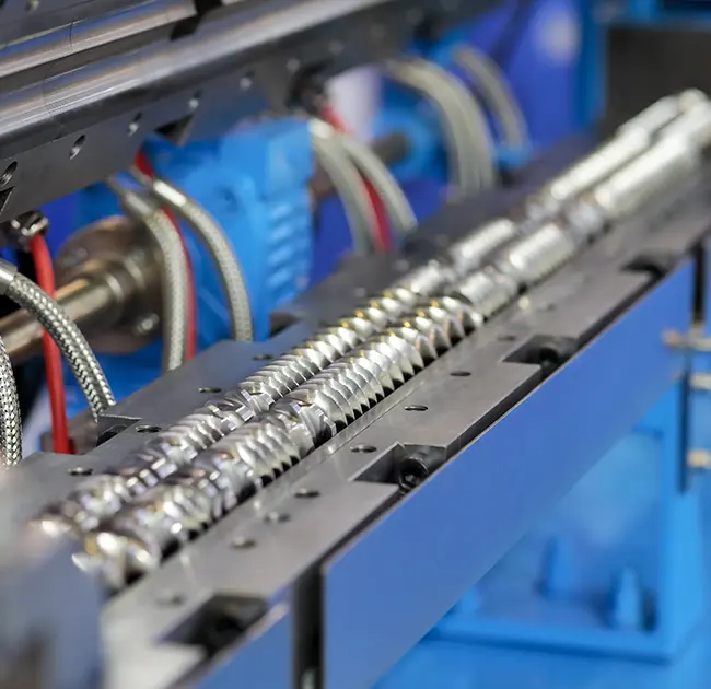 กระบวนการทำงานและข้อควรระวังในการใช้งานของเครื่องบดย่อยโฟมแบบสกรูคู่